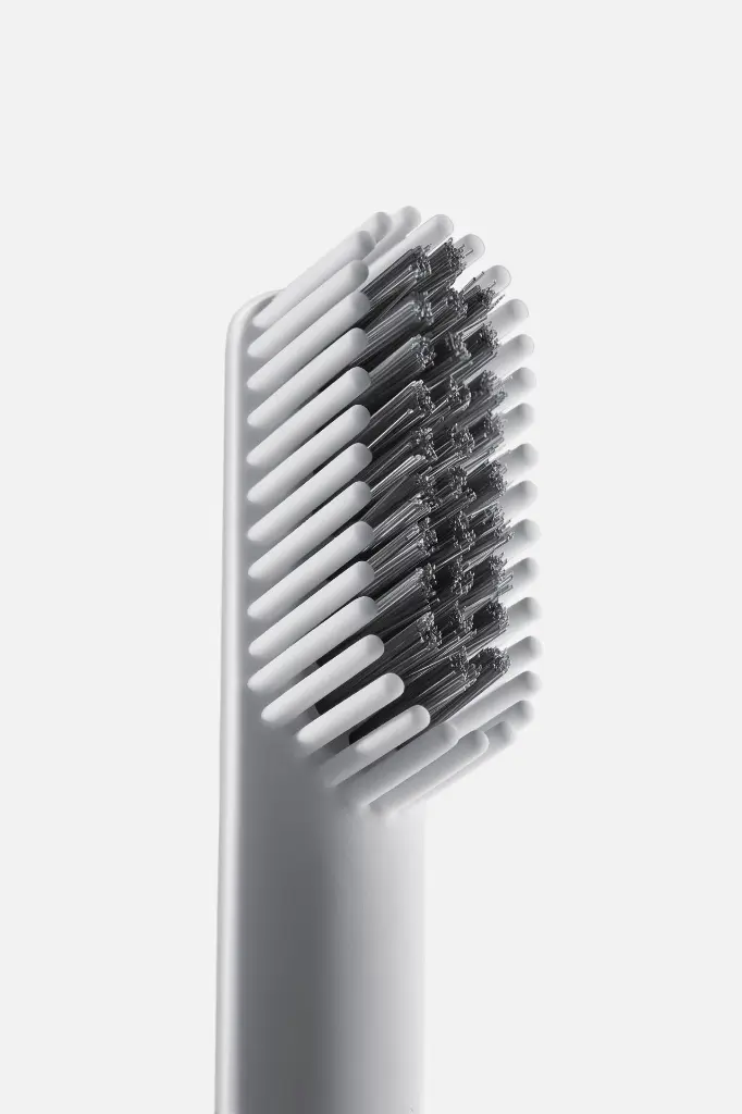 Pomadent_Pomabrush_White_Bristles_Nylon_F.webp