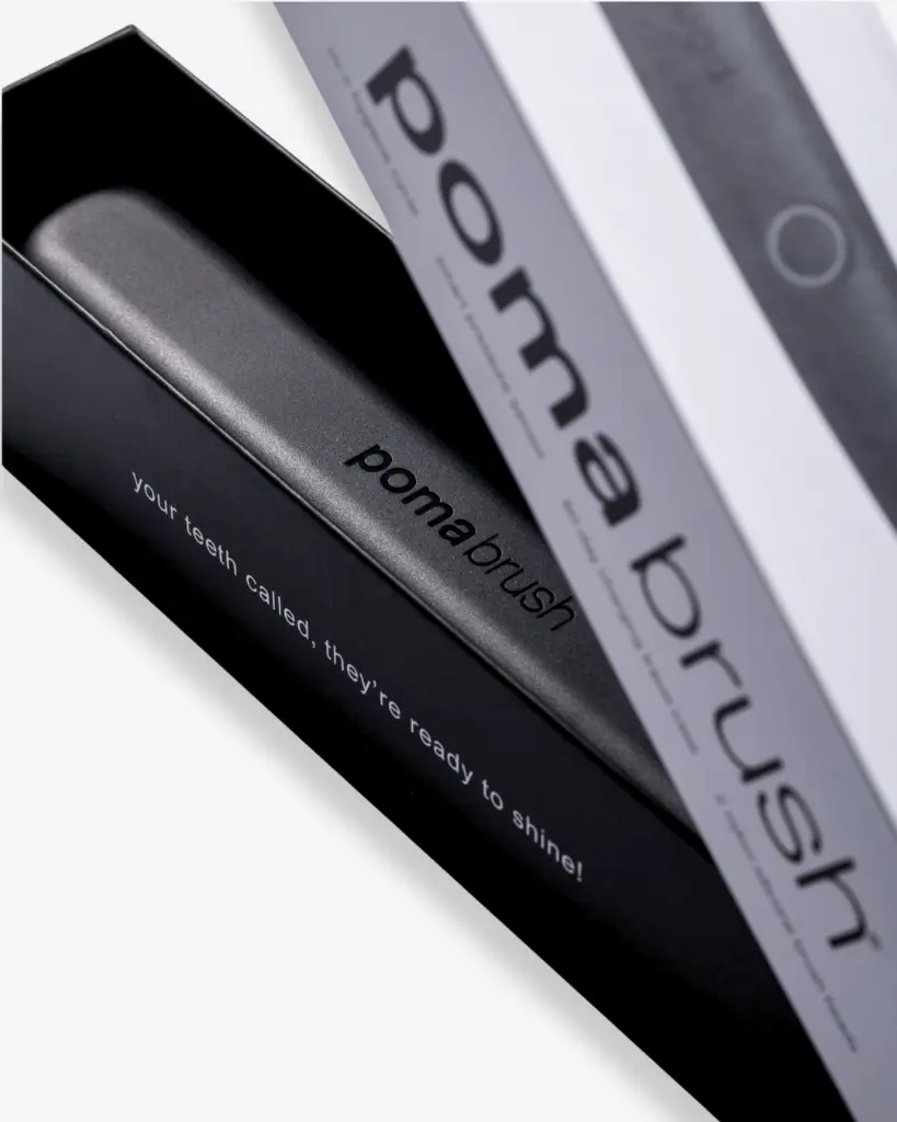 Black pomabrush Carton & case 4_5.webp