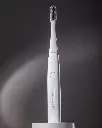 White pomabrush  — Hero 4_5.webp
