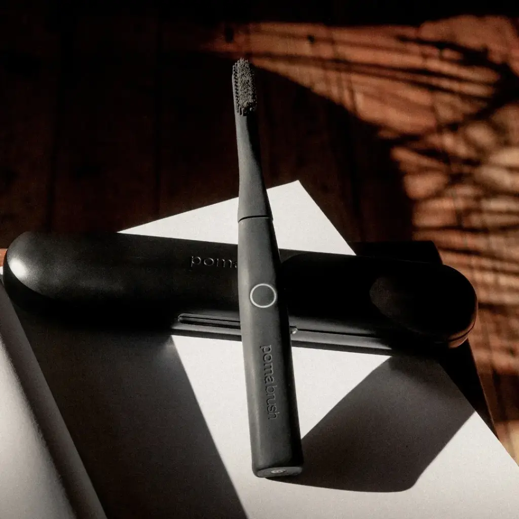 Pomabrush with Charging Case